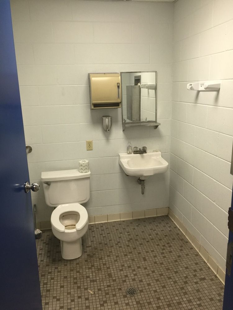 Free Standing Retail Warehouse- Highway 98: 1820 W 15th St, Panama City, FL 32401